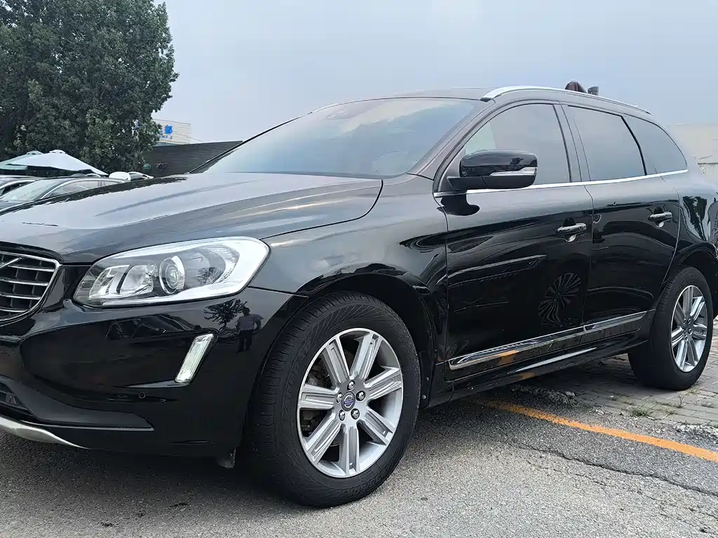 VOLVO  XC60