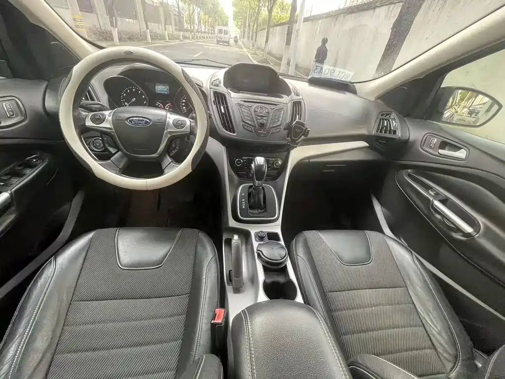 Ford Kuga — миниатюра 18