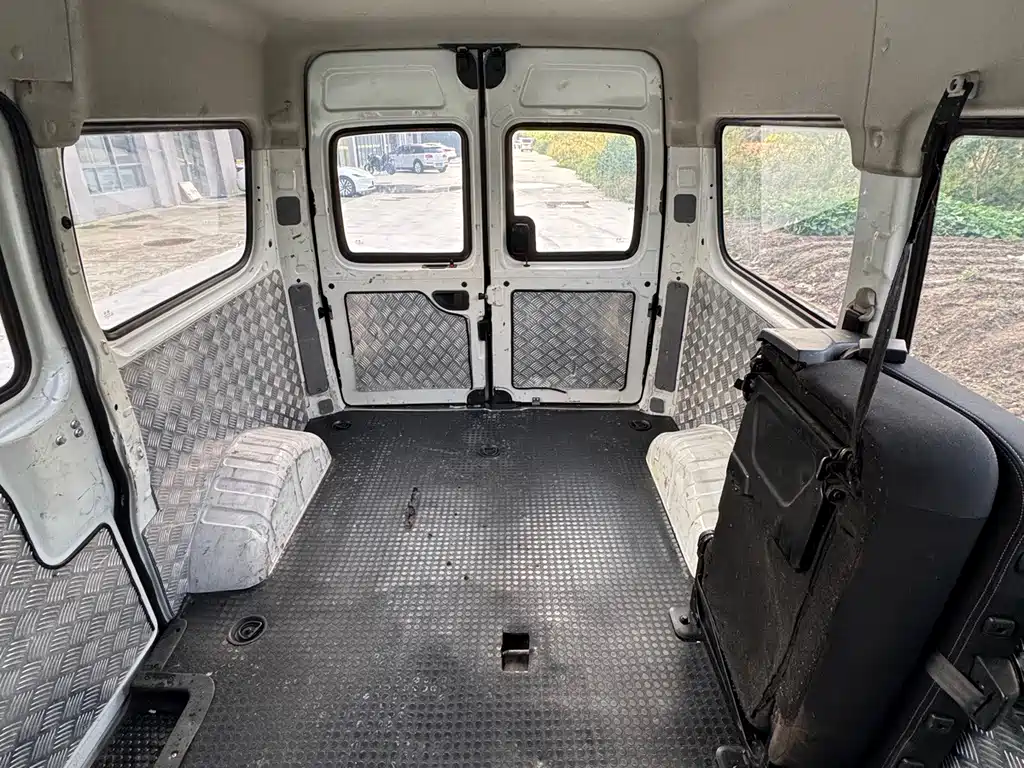 MAXUS V80 — миниатюра 10