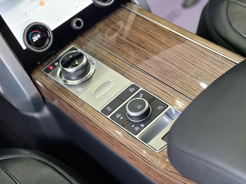 Land Rover Range Rover — миниатюра 12