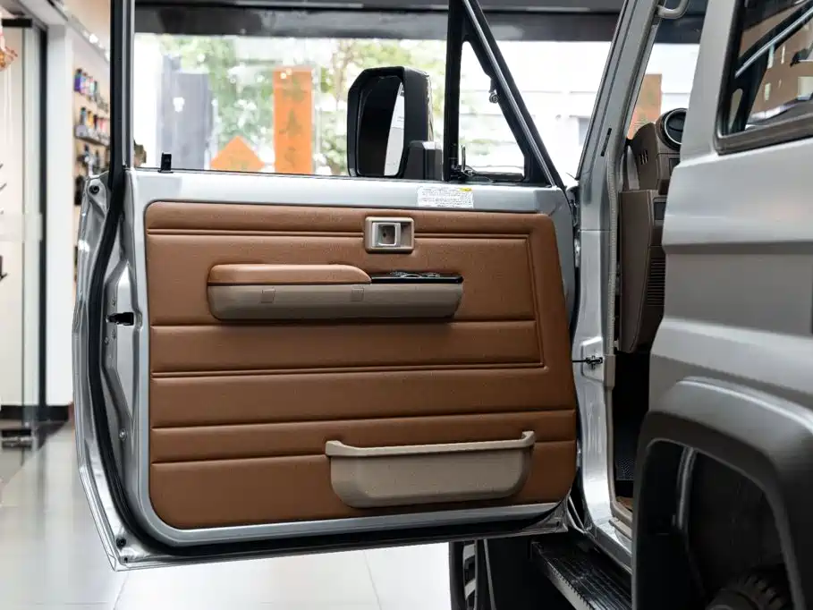 Toyota Land Cruiser — миниатюра 10