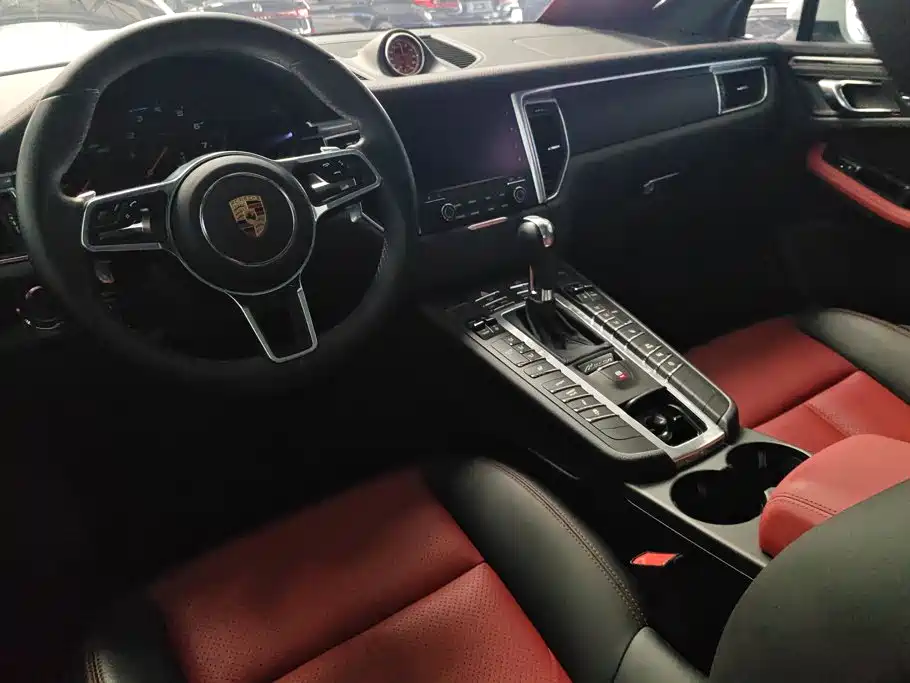 Porsche Macan — миниатюра 12