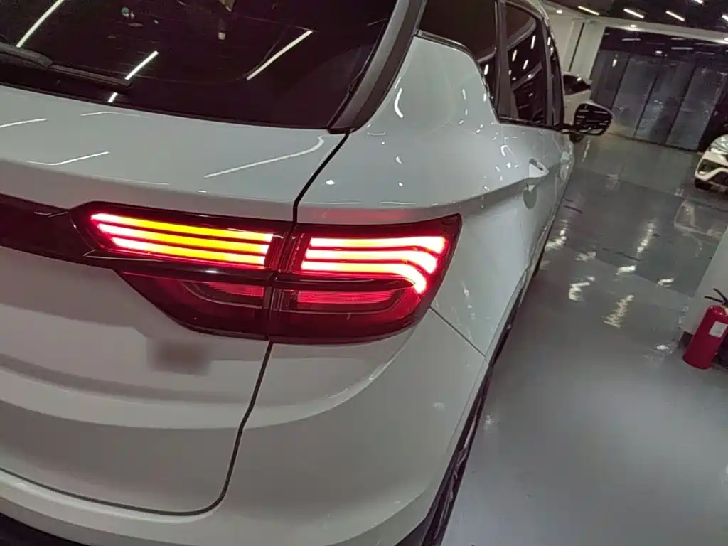 Geely Binyue — миниатюра 8