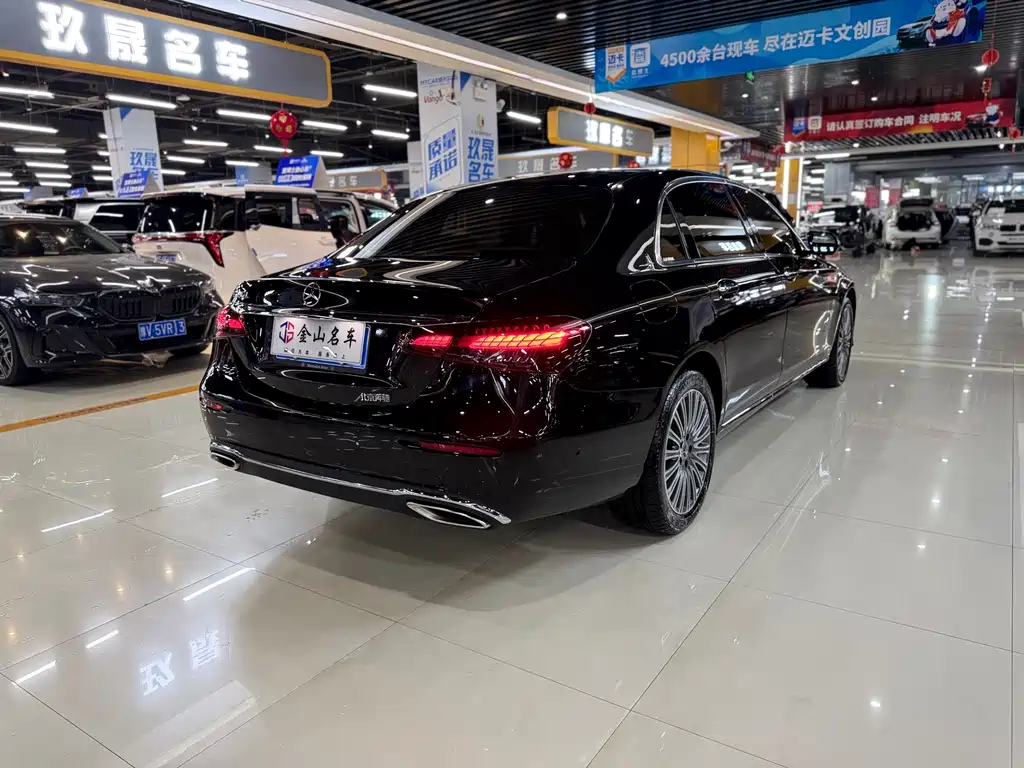 MERCEDES-BENZ E CLASS