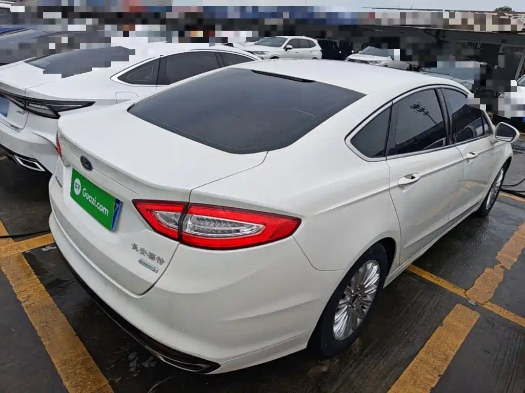 Ford Mondeo — миниатюра 7