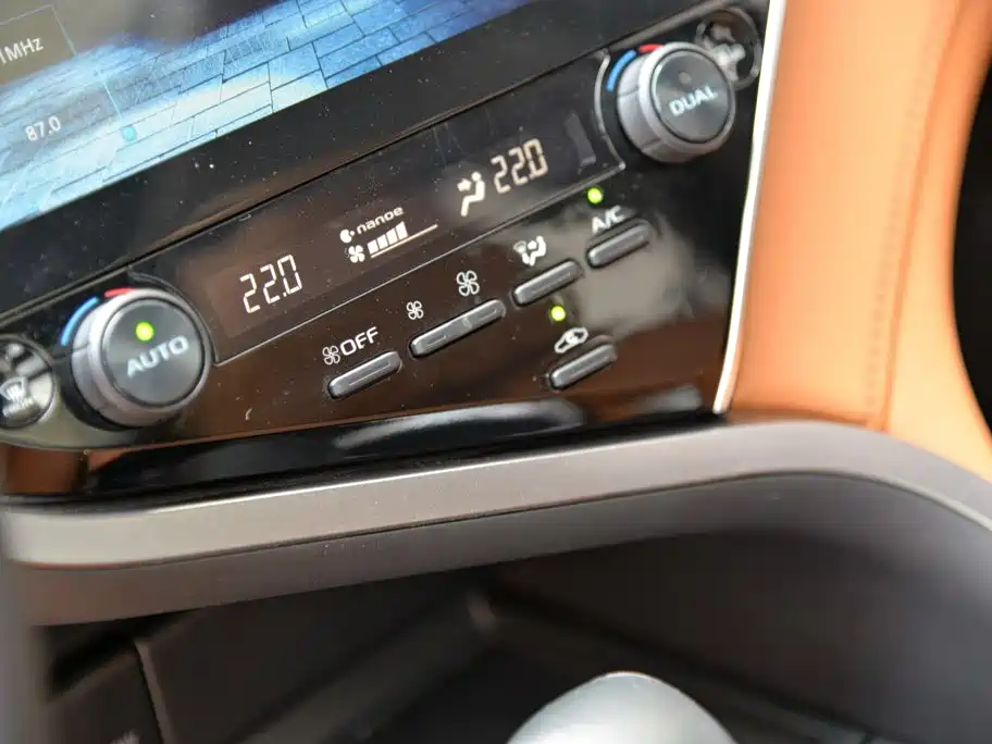 Toyota Camry — миниатюра 10