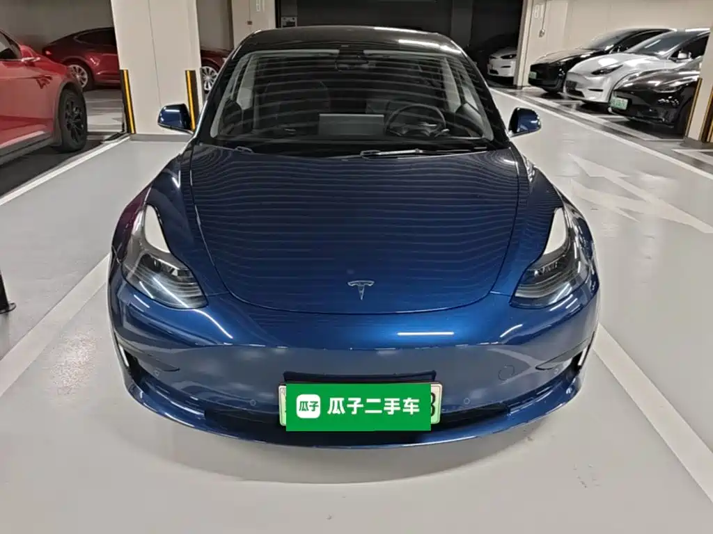 Tesla Model 3 — миниатюра 3