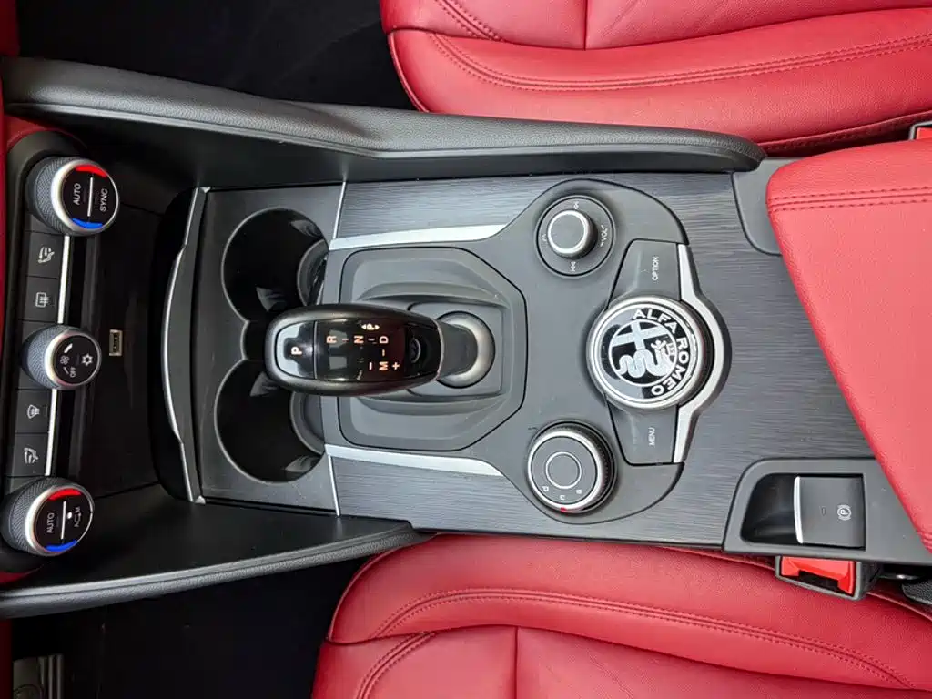 Alfa Romeo Giulia — миниатюра 18