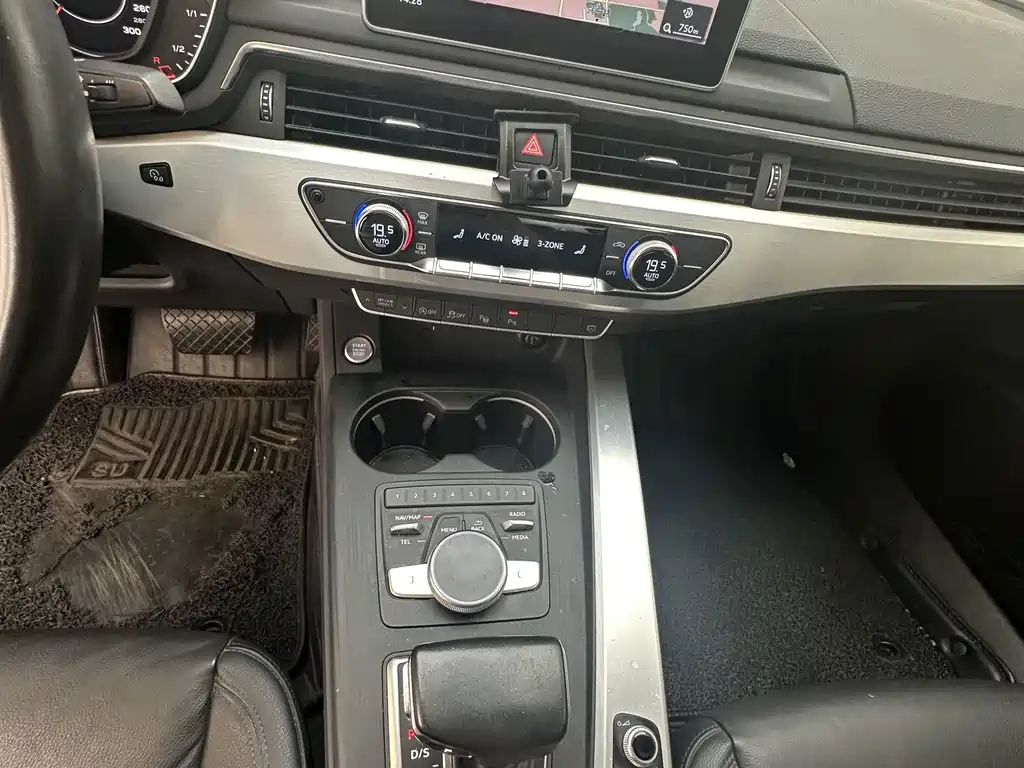 Audi A4L — миниатюра 10