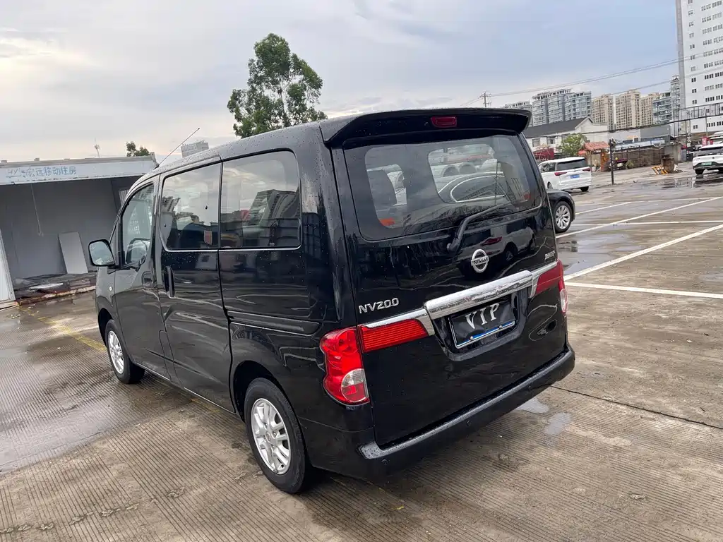 Nissan NV200 — миниатюра 7