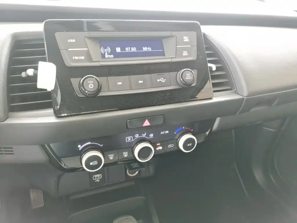 Honda Fit — миниатюра 13