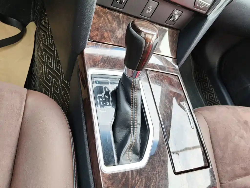 Toyota Camry — миниатюра 14