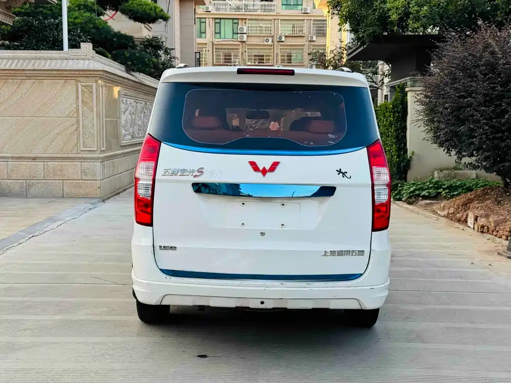 Wuling Hongguang — миниатюра 11