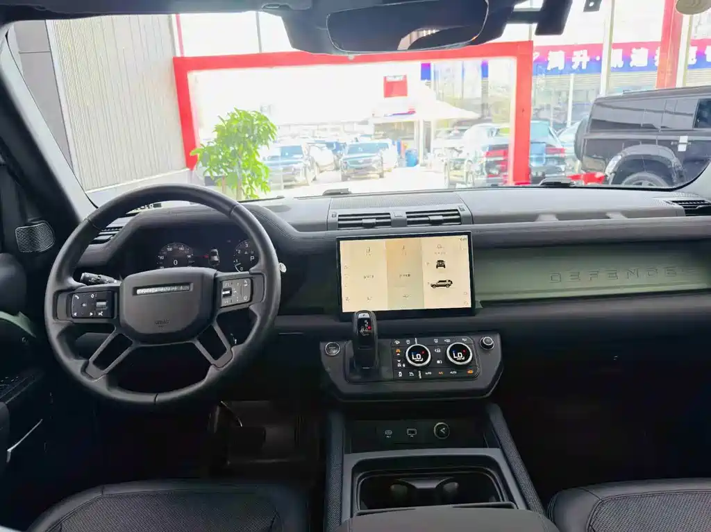 Land Rover Defender — миниатюра 13