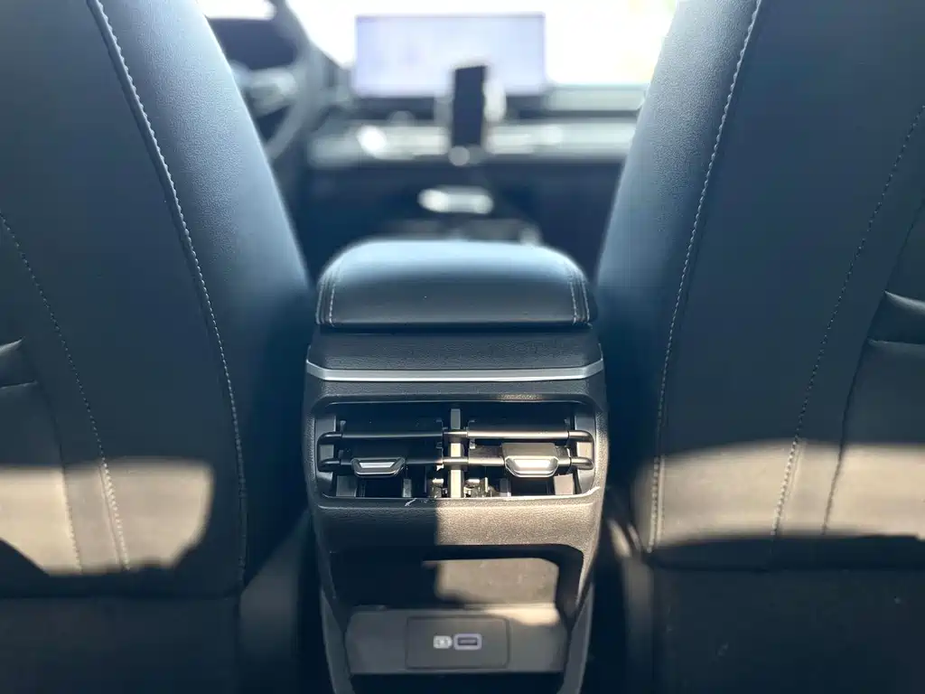 Geely Emgrand — миниатюра 10