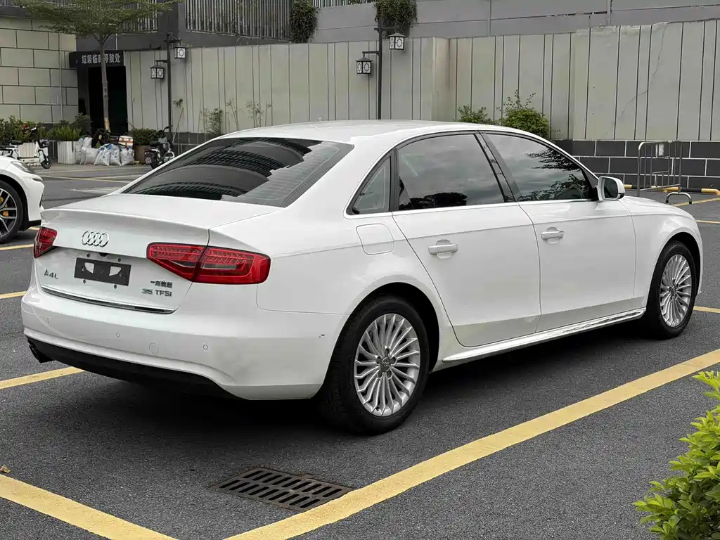 Audi A4L — миниатюра 6