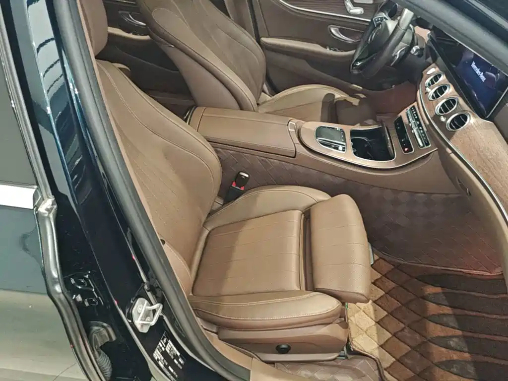 Mercedes-Benz E-Class — миниатюра 25