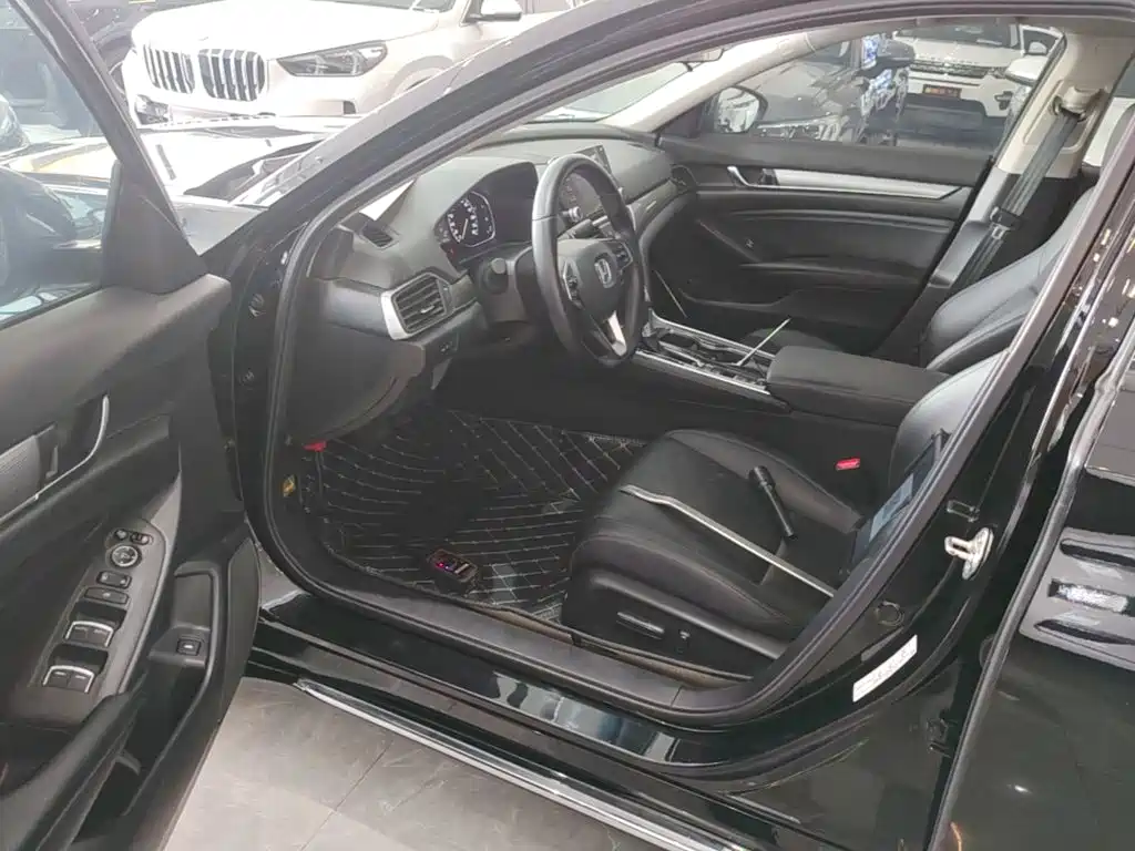 Honda Accord — миниатюра 16