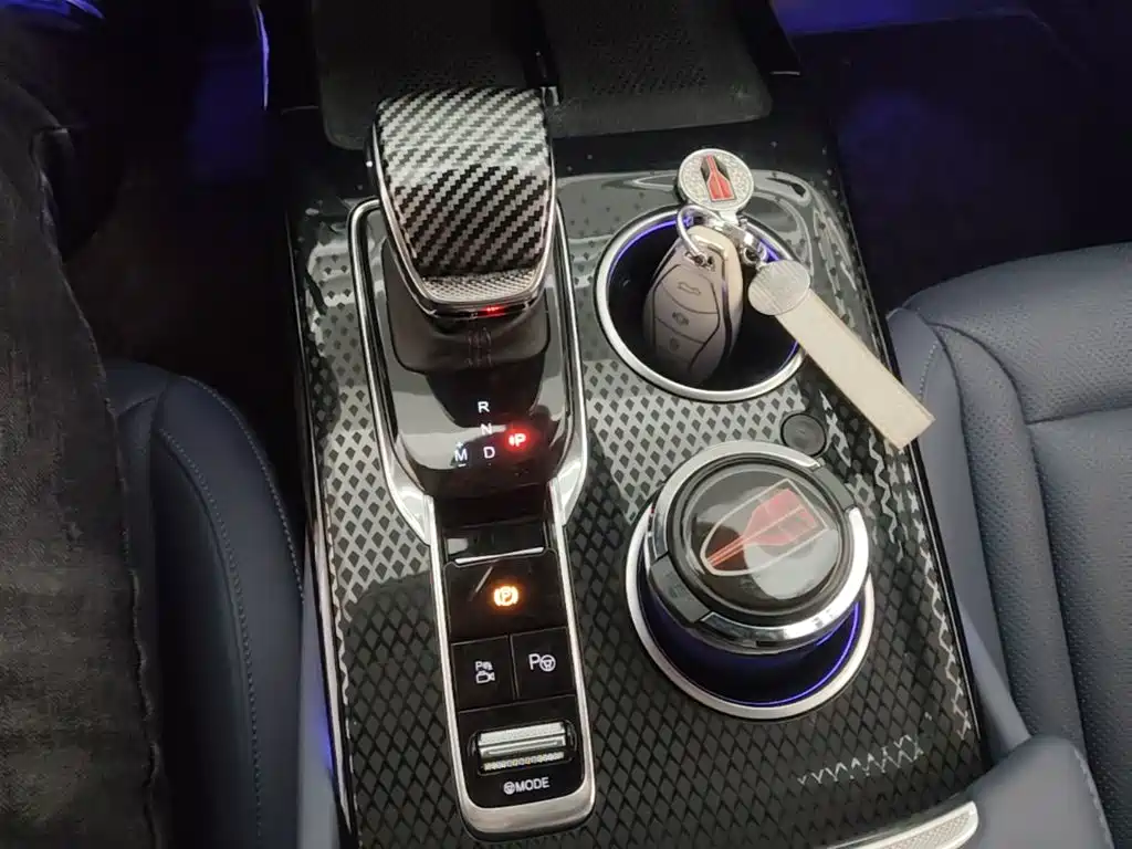 Hongqi Hongqi HS3 — миниатюра 14