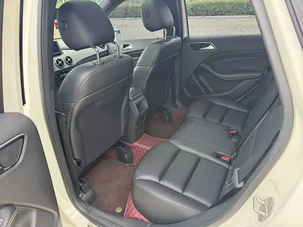 Mercedes-Benz B-Class — миниатюра 13