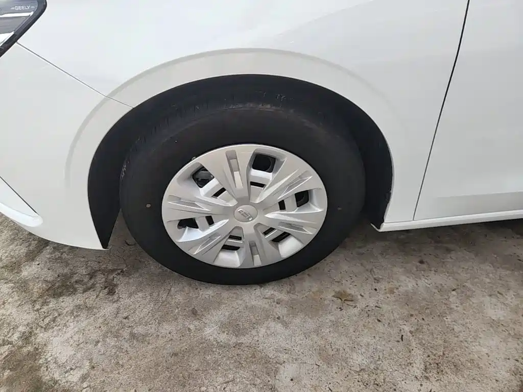Geely Emgrand — миниатюра 23
