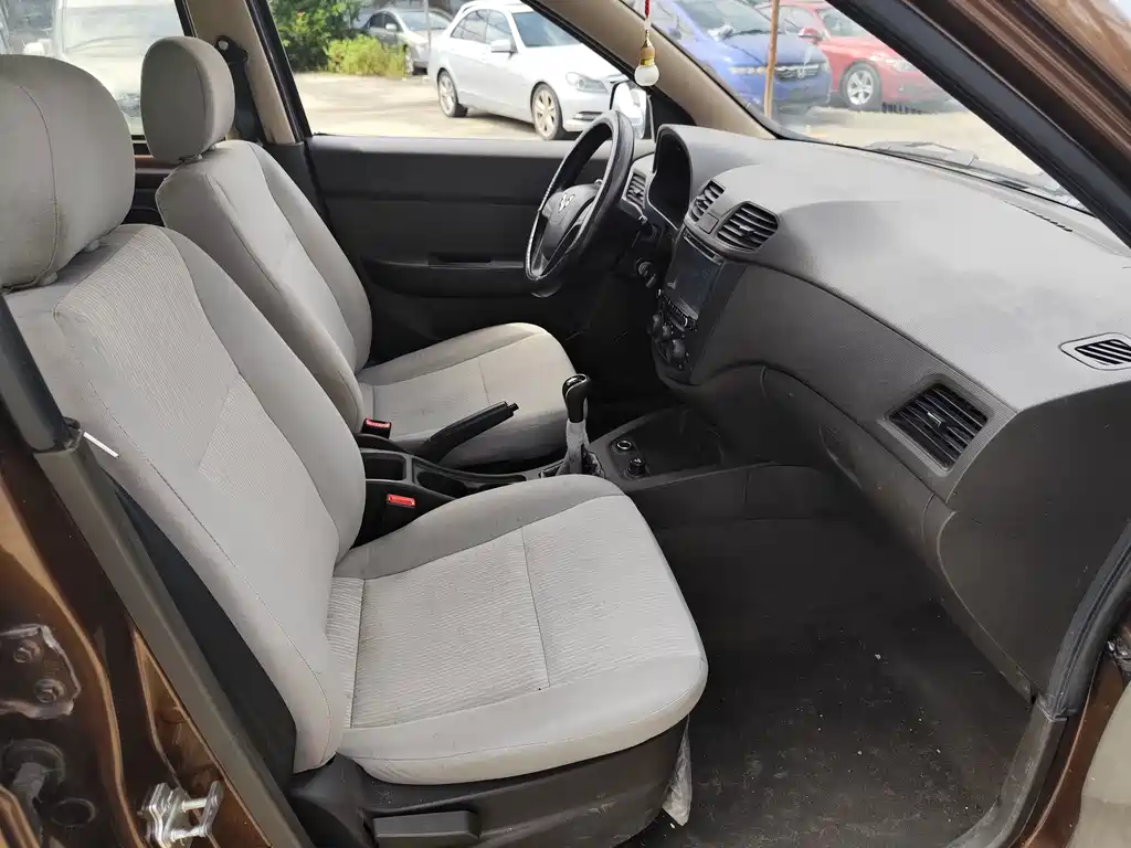 Wuling Hongguang — миниатюра 4