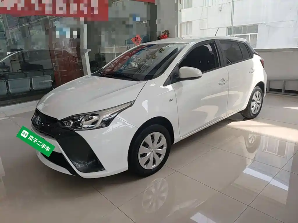 Toyota Yaris L — миниатюра 2