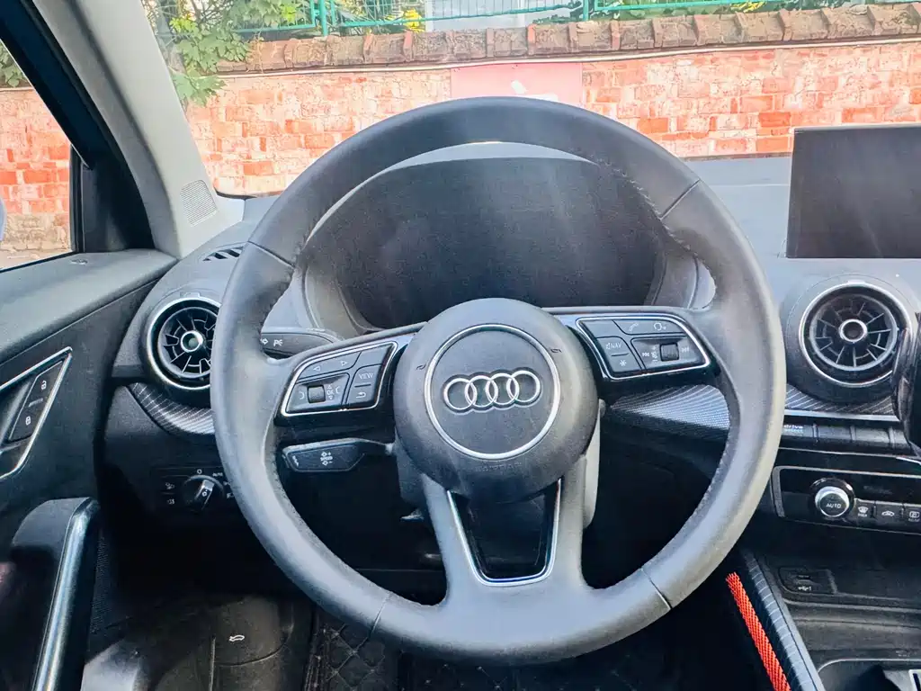 Audi Q2L e-tron — миниатюра 13