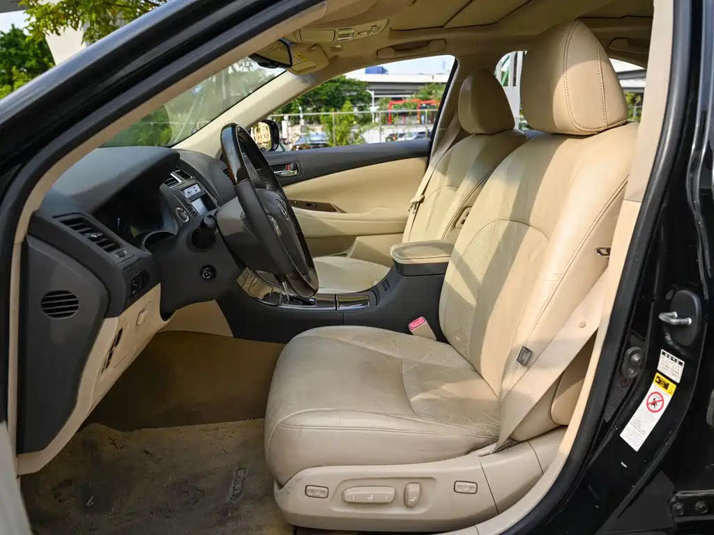 Lexus ES — миниатюра 11
