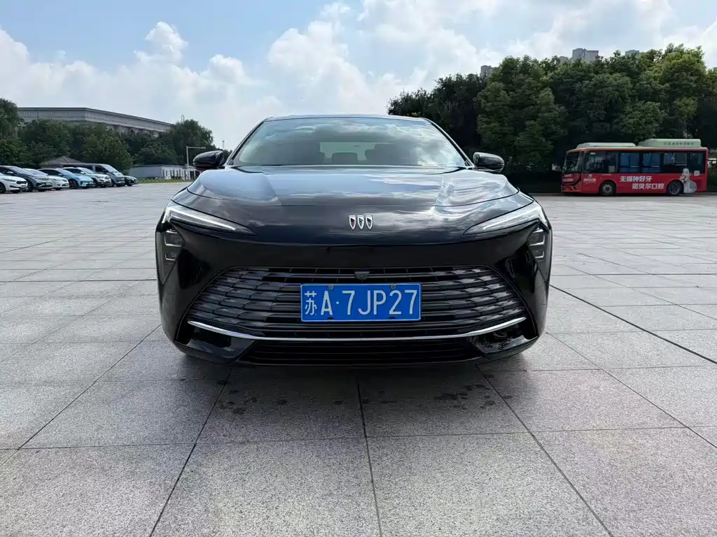 Buick LaCrosse — миниатюра 2