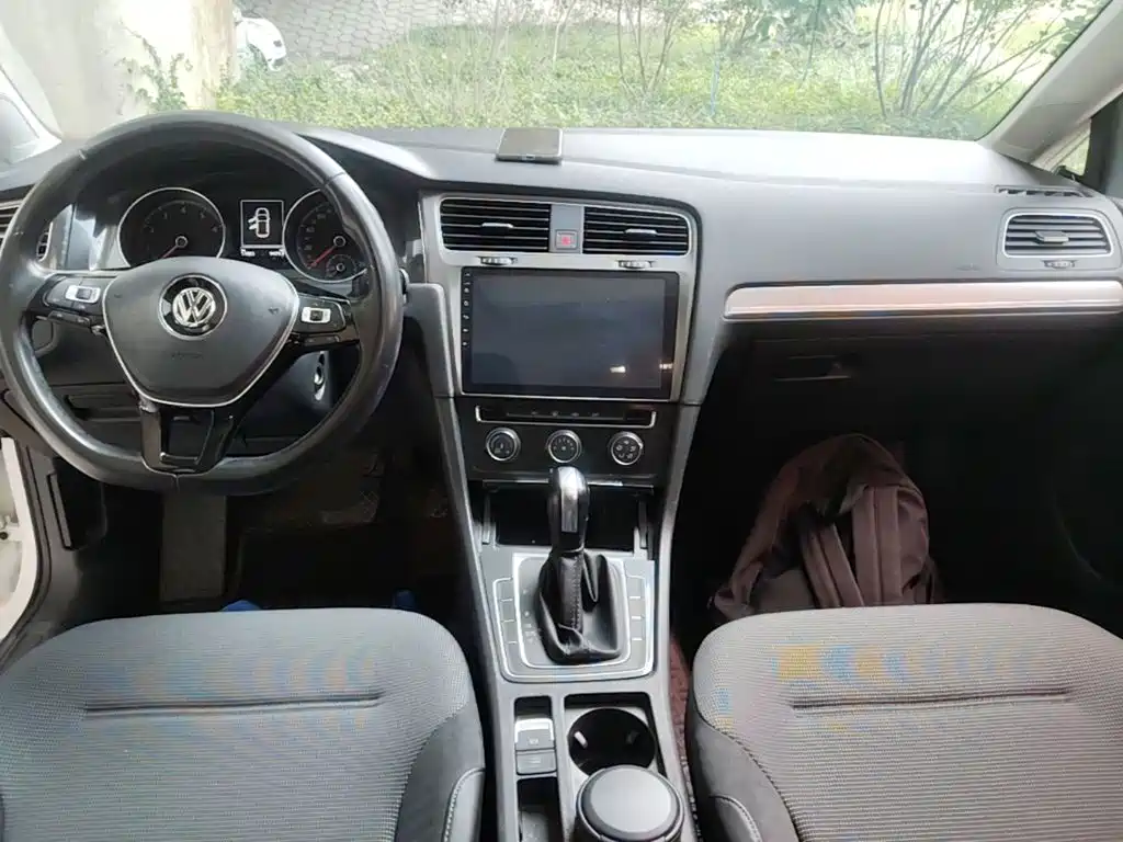 Volkswagen Golf — миниатюра 10