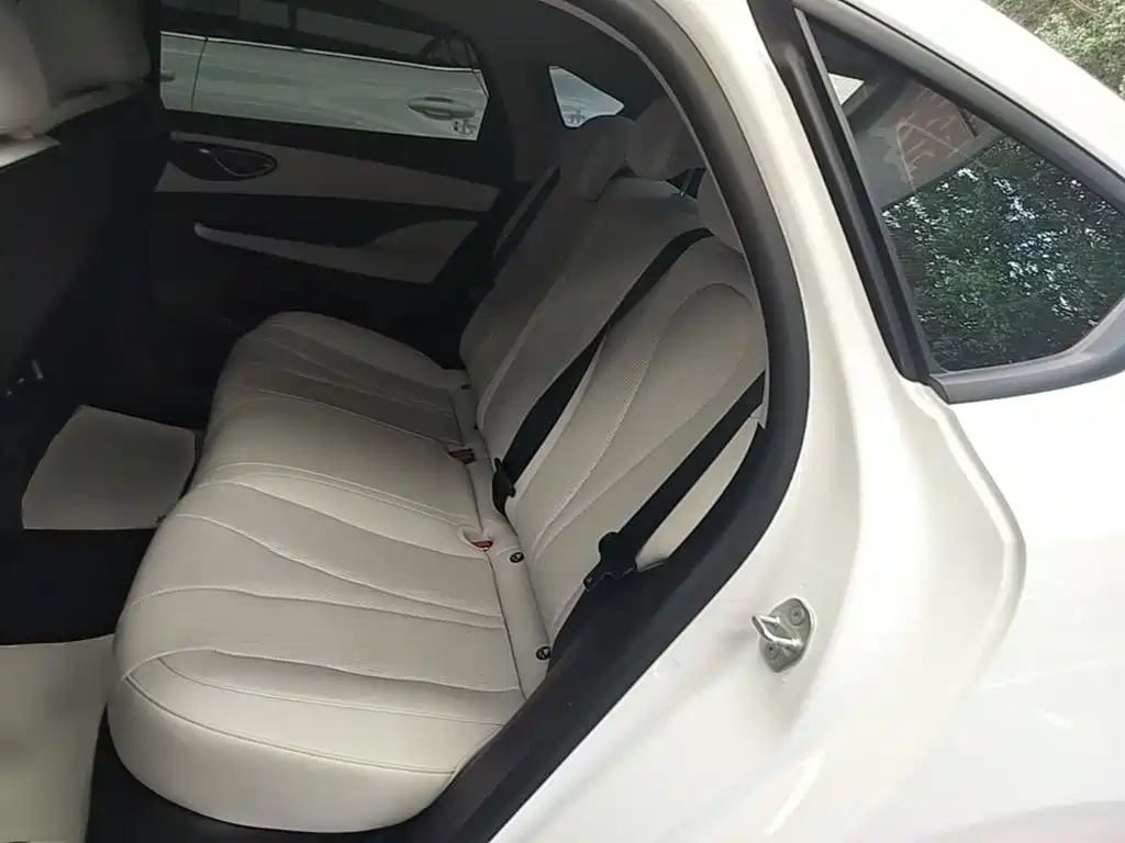 BYD Seal 05 DM-i — миниатюра 17