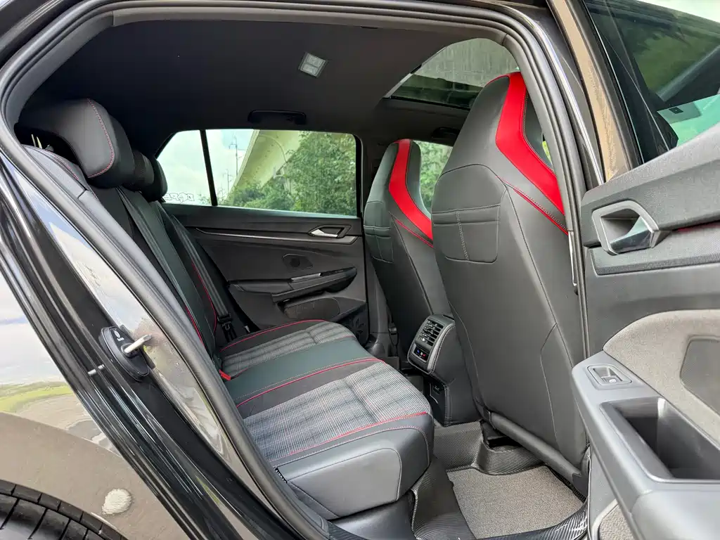 Volkswagen Golf GTI — миниатюра 15