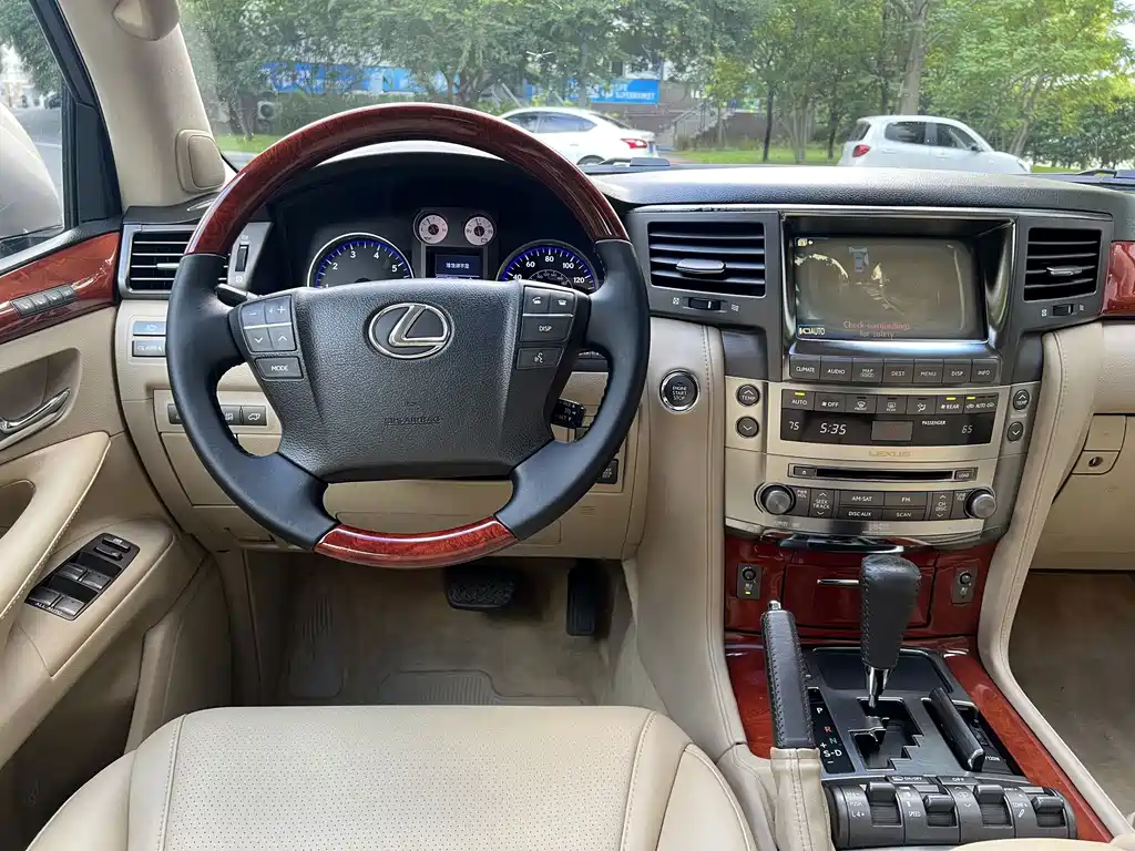 Lexus LX — миниатюра 11