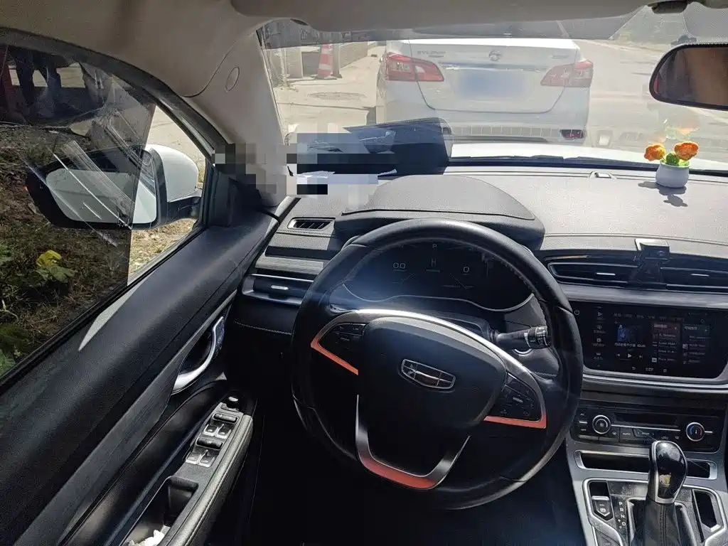 Geely Emgrand — миниатюра 11