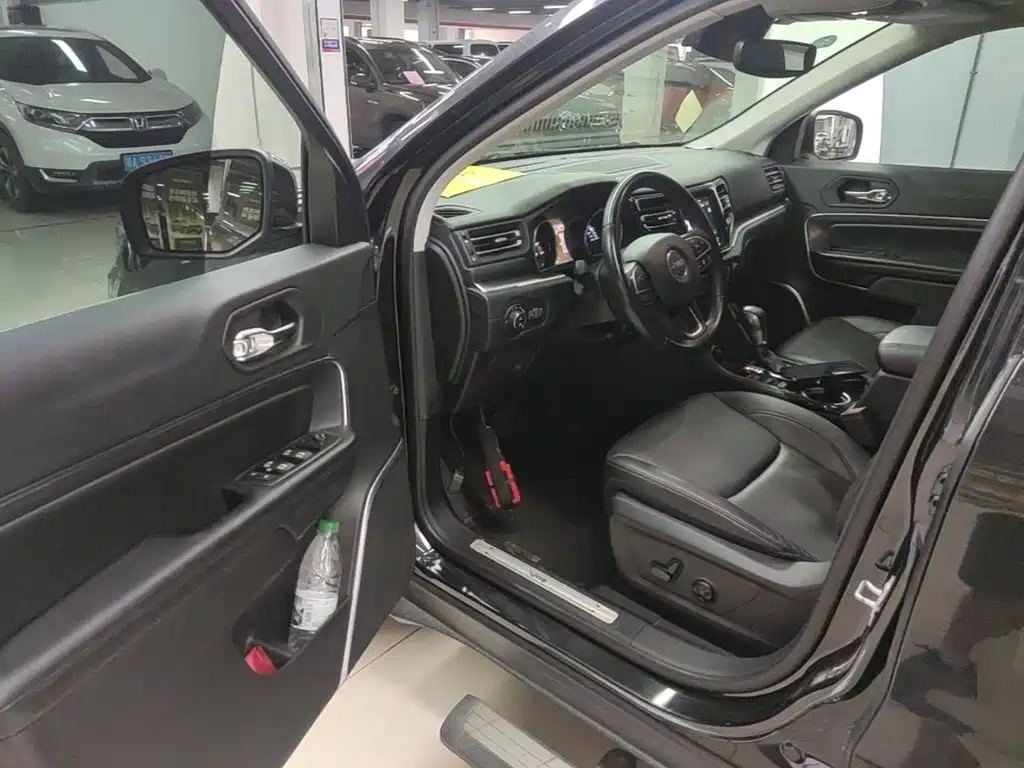 Jeep Grand Commander — миниатюра 16