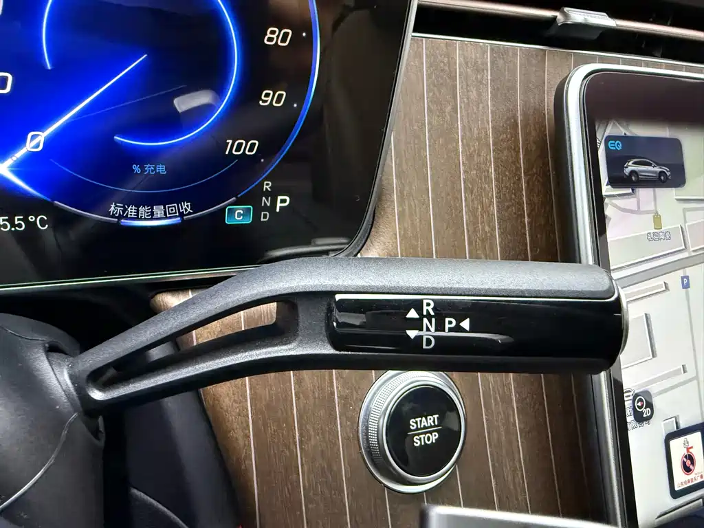 Mercedes-Benz EQE SUV — миниатюра 15