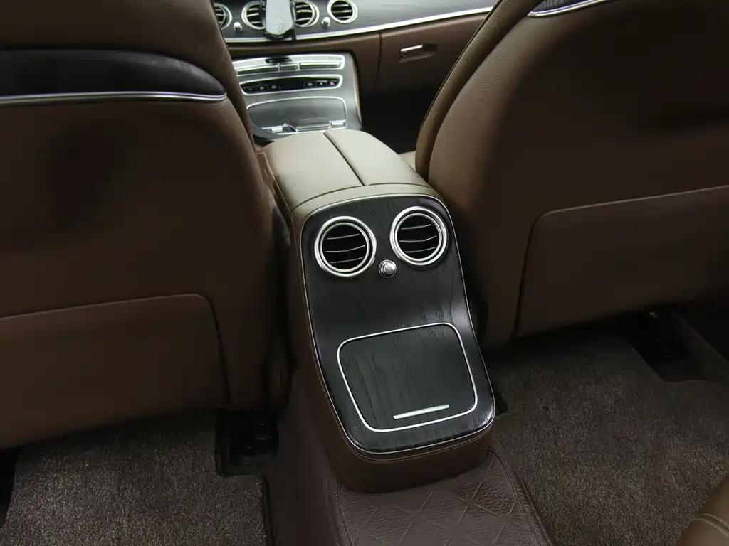 Mercedes-Benz E-Class — миниатюра 22