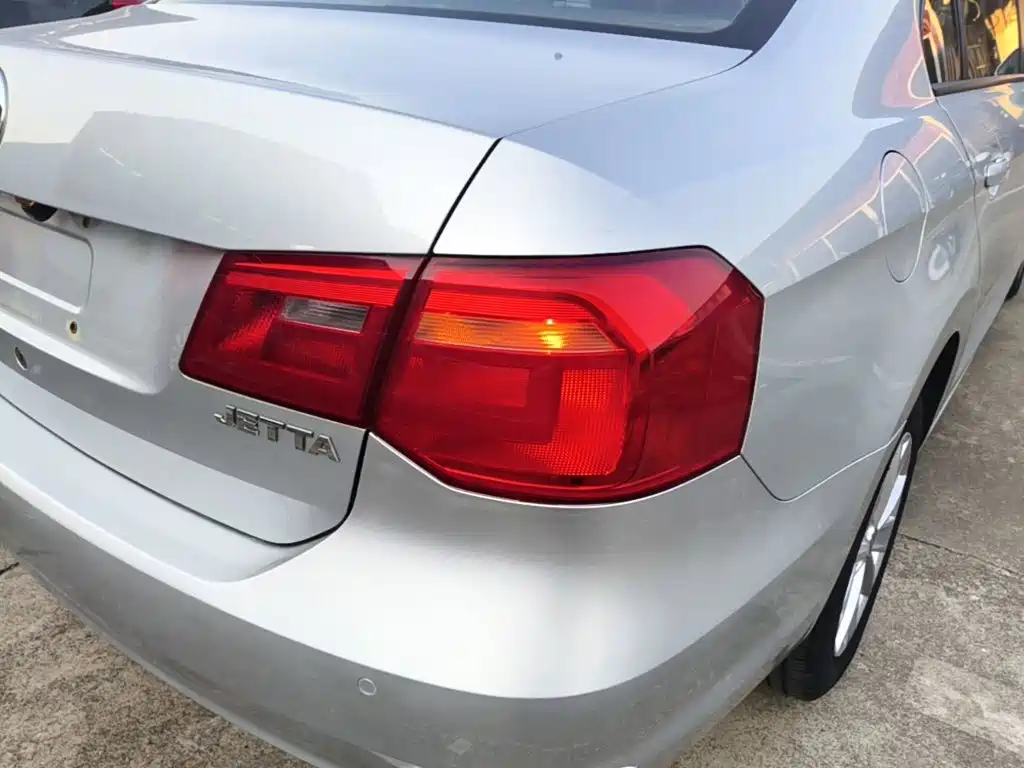 Volkswagen Jetta — миниатюра 8