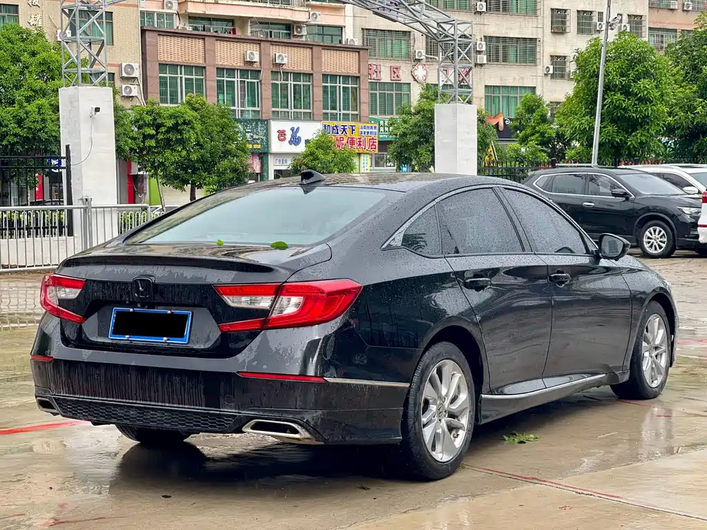 Honda Accord — миниатюра 9