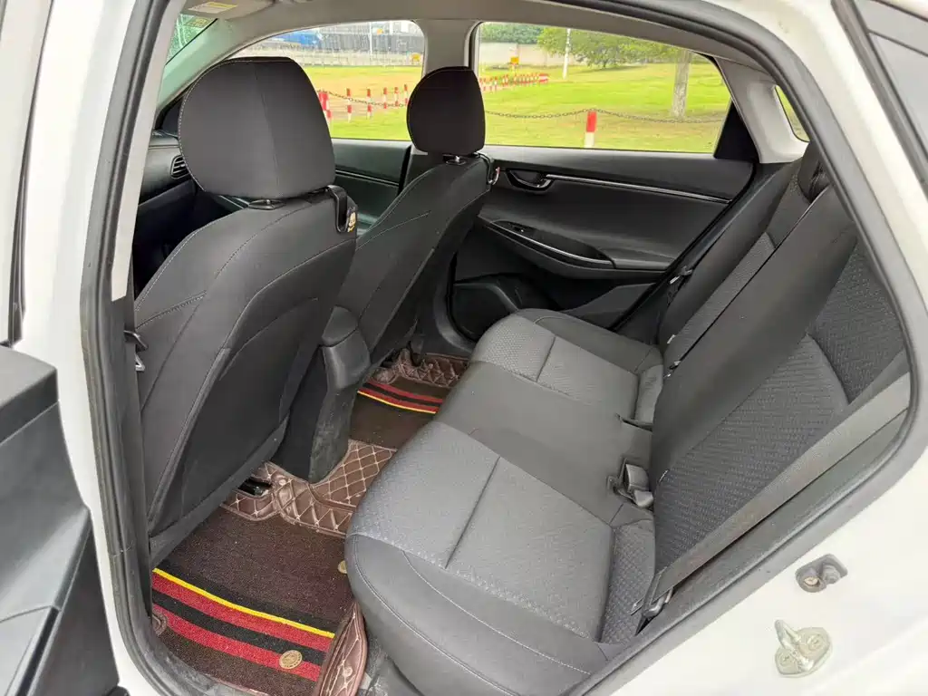 Hyundai Elantra — миниатюра 5