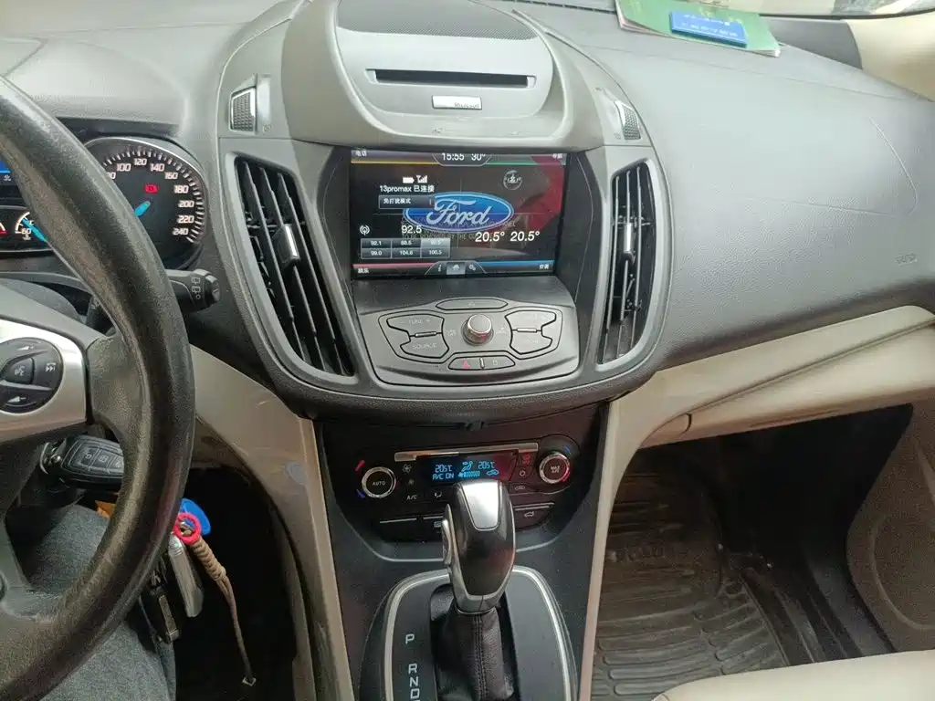Ford Kuga — миниатюра 14