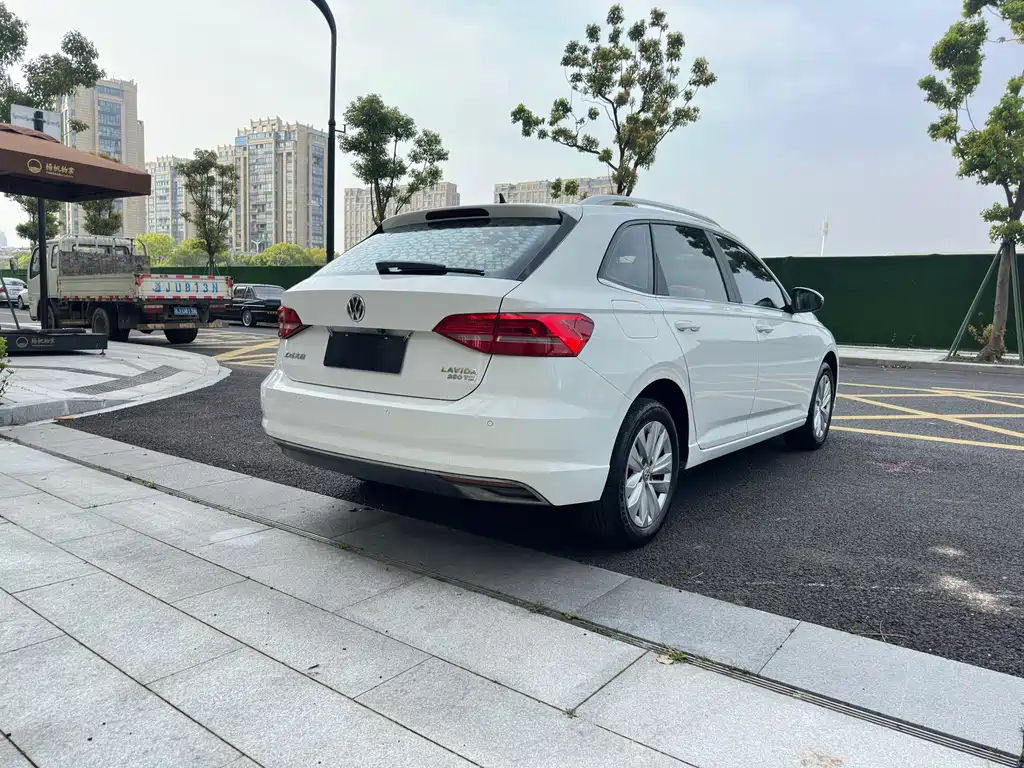 Volkswagen Lavida - фото 5