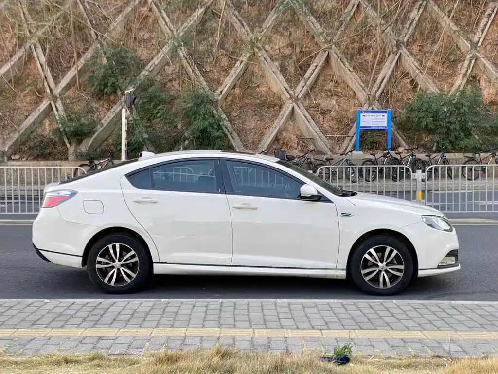 MG MG6 — миниатюра 15