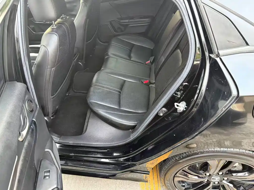 Honda Civic — миниатюра 8
