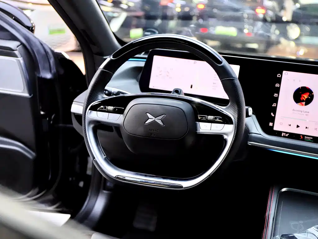 XPeng P7 — миниатюра 12