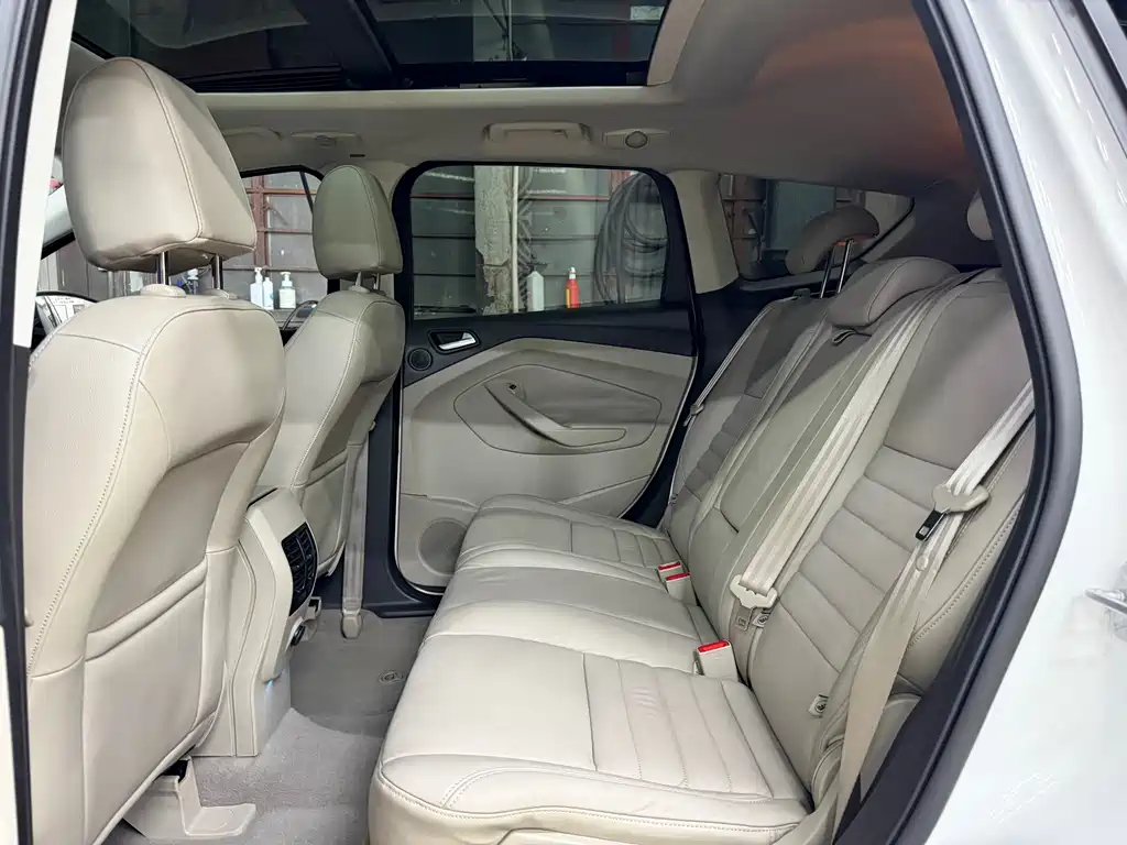 Ford Kuga — миниатюра 27