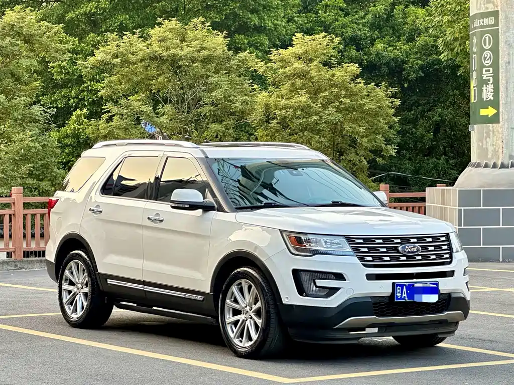 Ford Explorer (Import) — миниатюра 3