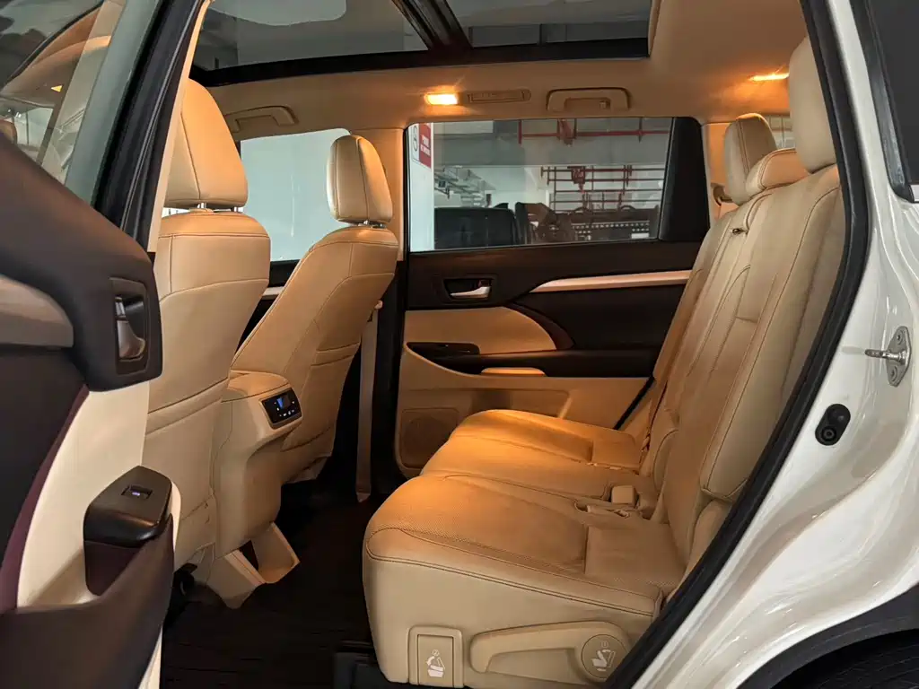 Toyota Highlander — миниатюра 9