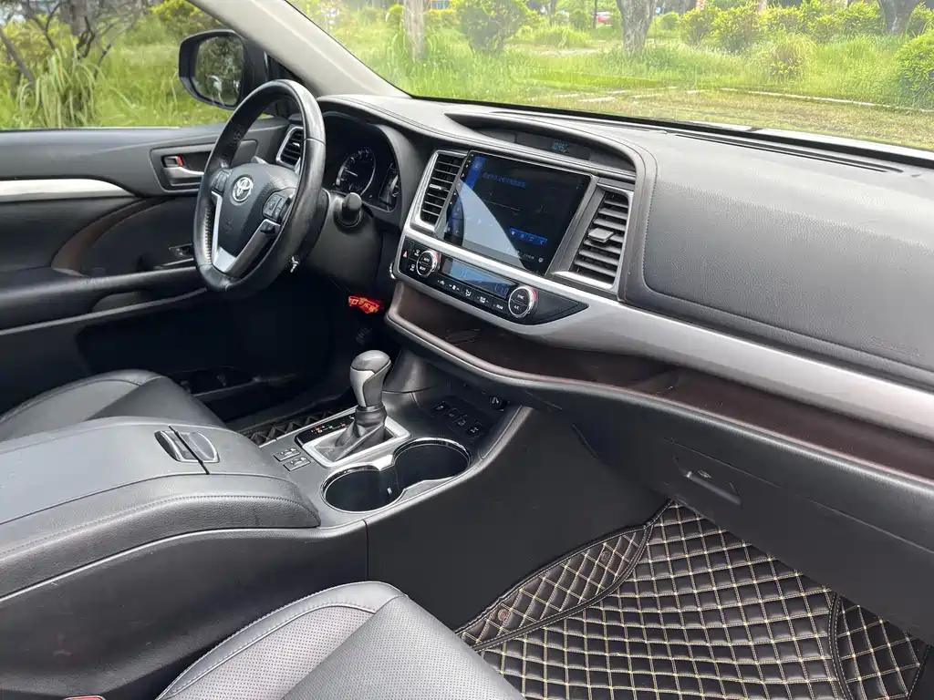 Toyota Highlander — миниатюра 16